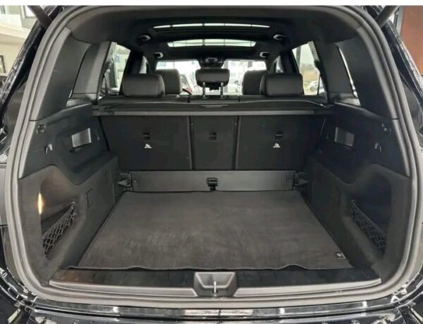 Mercedes-Benz GLB 200 AMG - Image 14