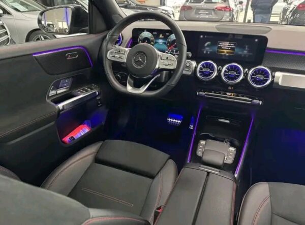 Mercedes-Benz GLB 200 AMG - Image 5