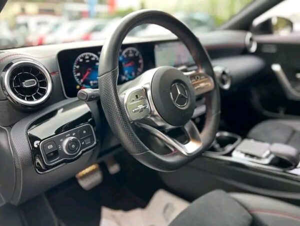 Mercedes-Benz CLA 200d*AMG-LINE - Image 3