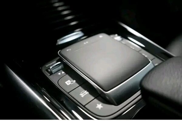 Mercedes-Benz GLA 200 d - Image 7