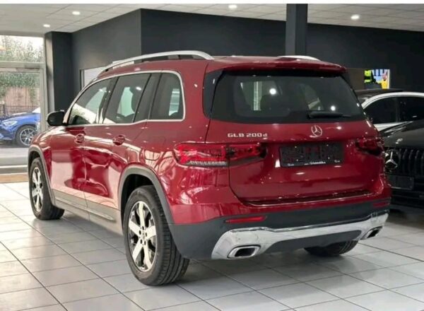 Mercedes-Benz GLB 200 - Image 11