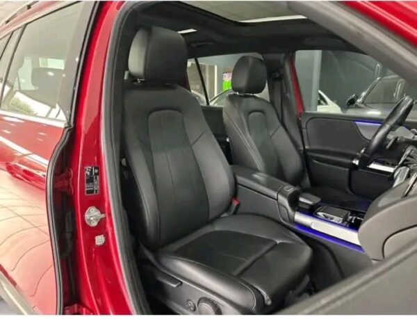 Mercedes-Benz GLB 200 - Image 4