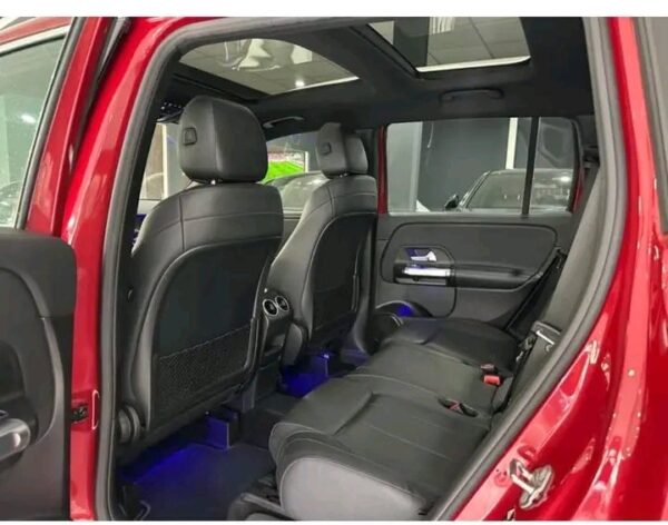 Mercedes-Benz GLB 200 - Image 8