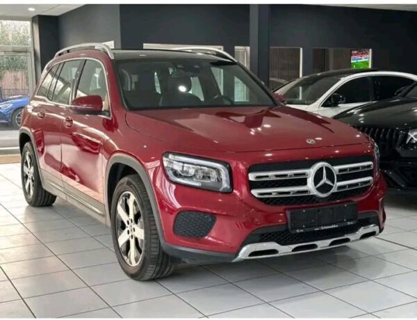 Mercedes-Benz GLB 200