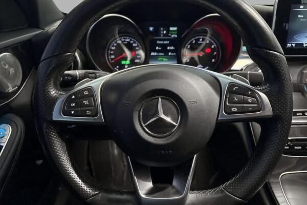 Mercedes-Benz C-Class - Image 25