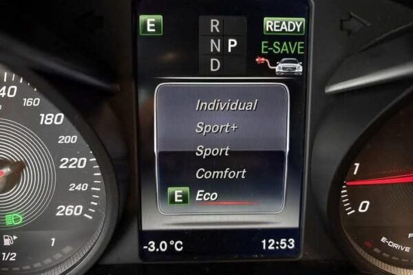 Mercedes-Benz C-Class - Image 17
