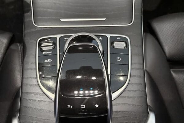 Mercedes-Benz C-Class - Image 13