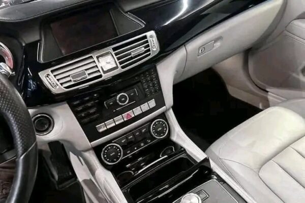 Mercedes-Benz CLS - Image 12