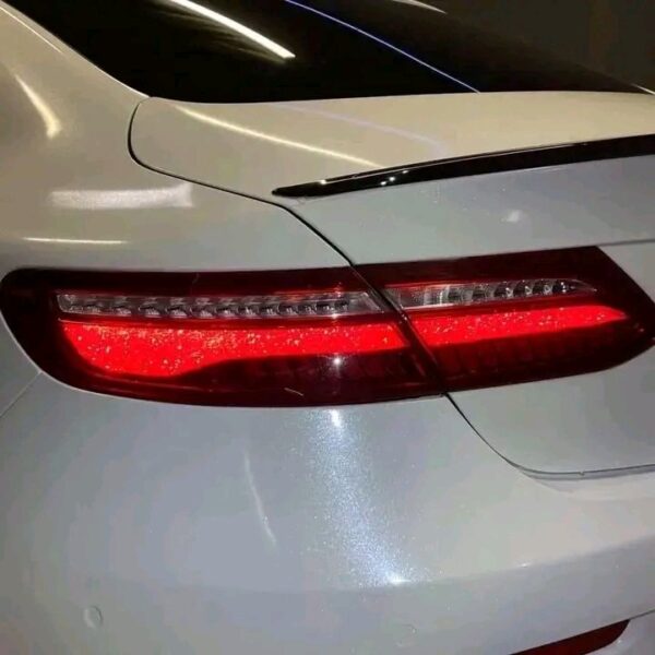 Mercedes-Benz E-Class - Image 32