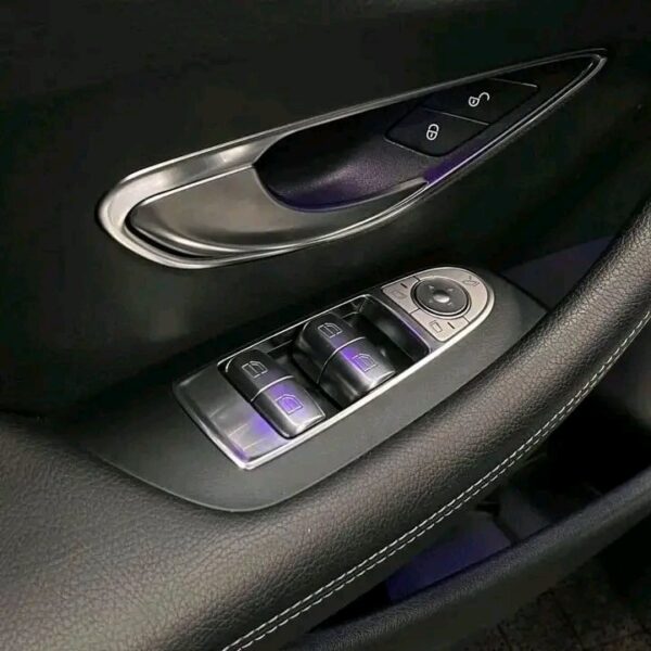 Mercedes-Benz E-Class - Image 27