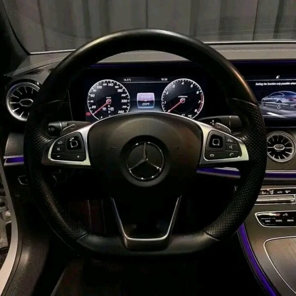 Mercedes-Benz E-Class - Image 19