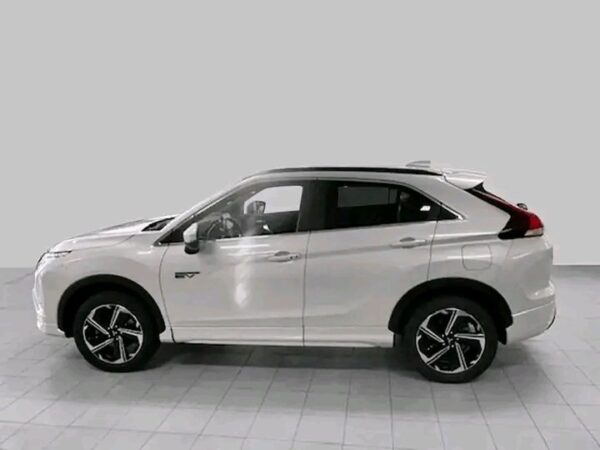 Mitsubishi Eclipse Cross - Image 10