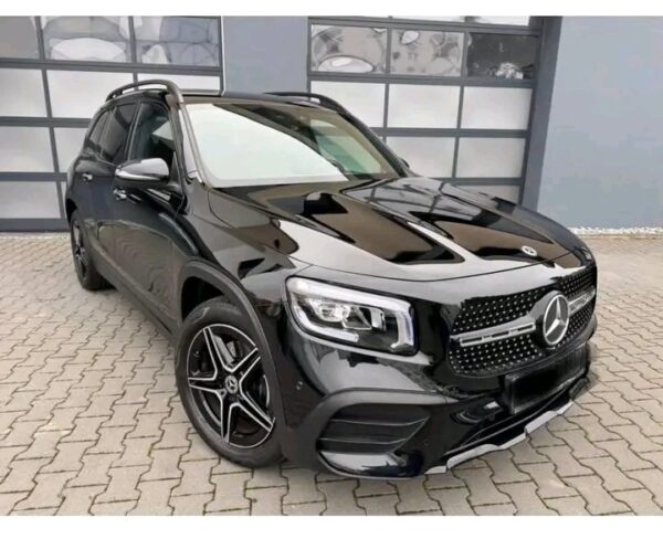 Mercedes-Benz GLB 200 AMG LINE - Image 3