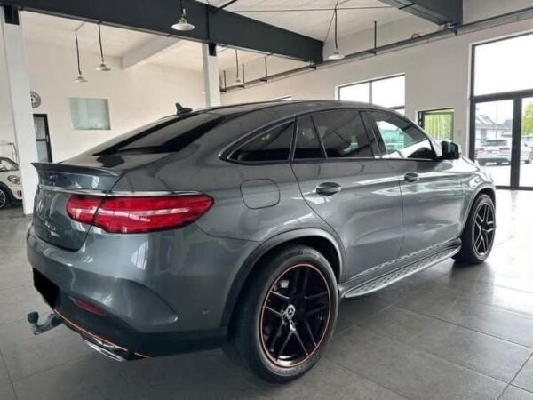 Mercedes-Benz GLE - Image 28