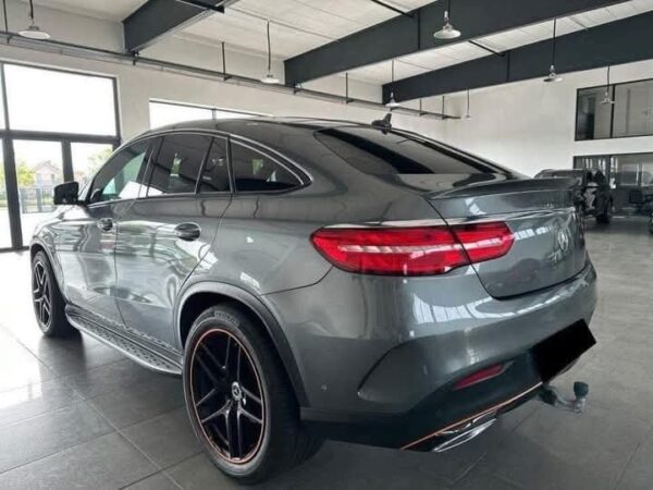 Mercedes-Benz GLE - Image 27