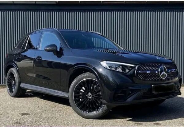 Mercedes-Benz GLC 200 4MATIC AMG Line - Image 2