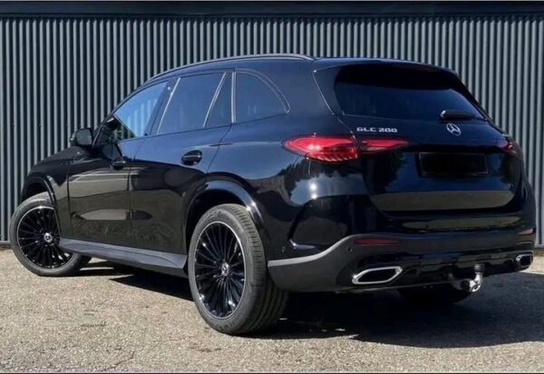 Mercedes-Benz GLC 200 4MATIC AMG Line - Image 15