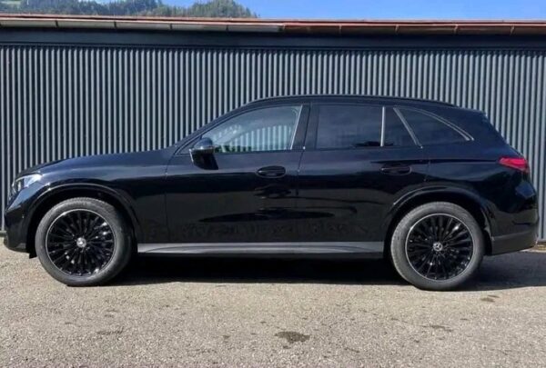Mercedes-Benz GLC 200 4MATIC AMG Line - Image 10