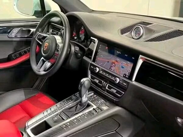 Porsche Macan – Image 13