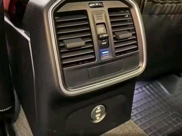 Porsche Macan – Image 12