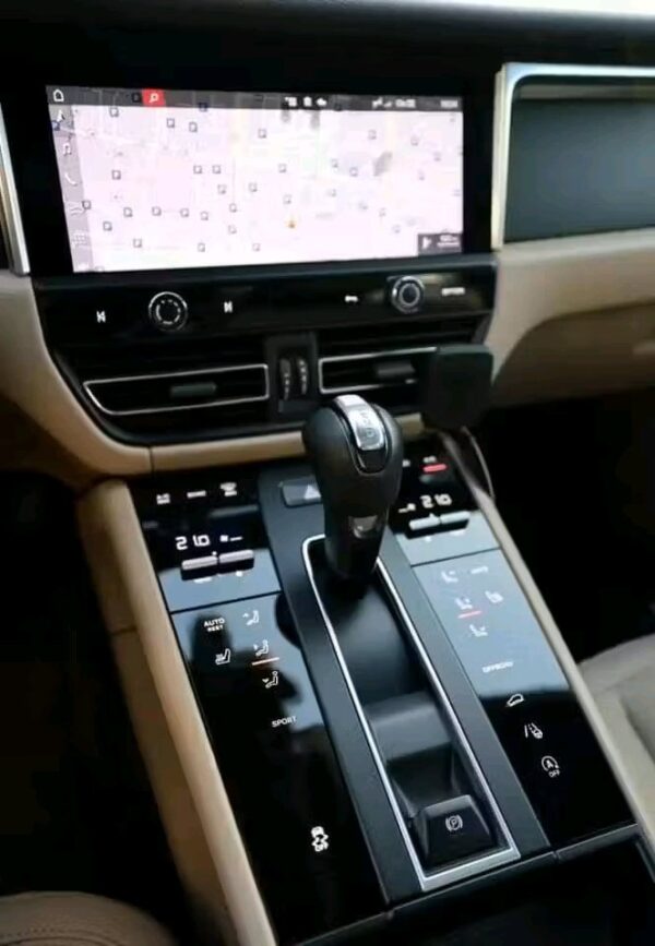 Porsche Macan – Image 15
