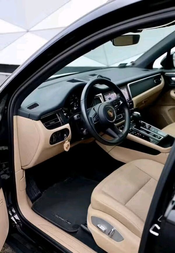 Porsche Macan – Image 17