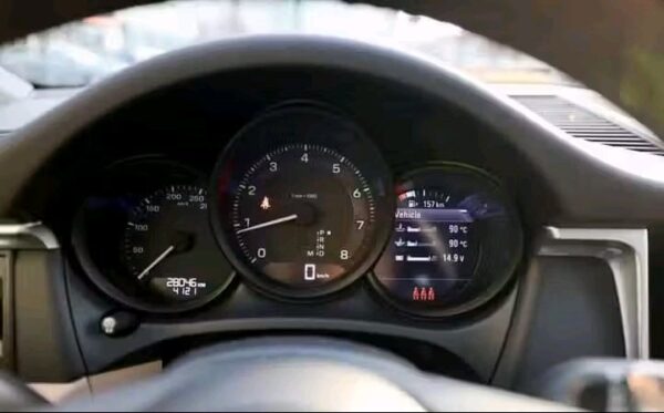 Porsche Macan – Image 12