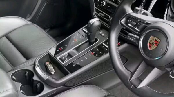 Porsche Macan S – Image 9