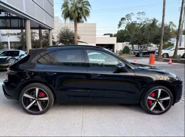 Porsche Macan – Image 13