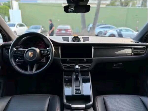 Porsche Macan – Image 7