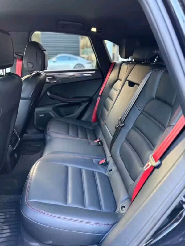 Porsche Macan – Image 10