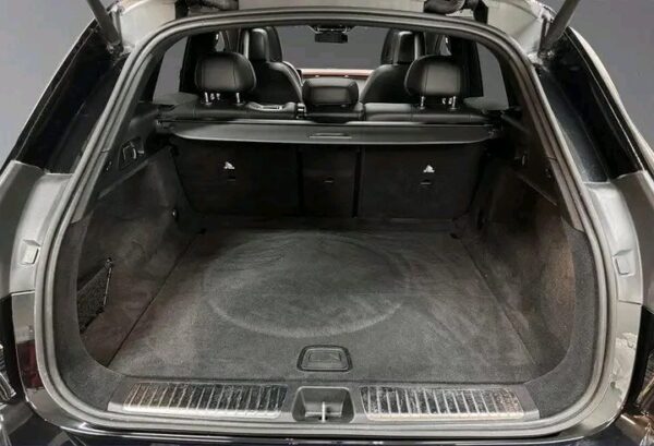 Mercedes-Benz EQE SUV 350 4MATIC AMG – Image 28