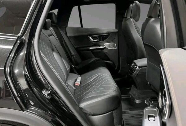 Mercedes-Benz EQE SUV 350 4MATIC AMG – Image 21