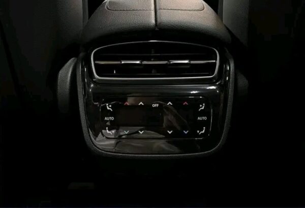 Mercedes-Benz EQE SUV 350 4MATIC AMG – Image 16