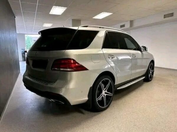 Mercedes-Benz GLE - Image 33