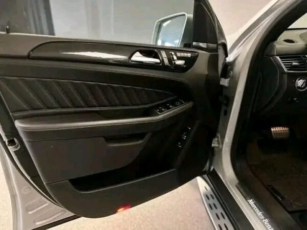 Mercedes-Benz GLE - Image 18
