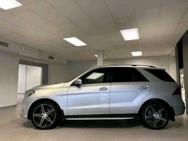 Mercedes-Benz GLE - Image 11