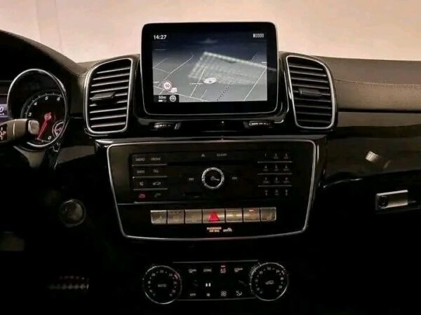 Mercedes-Benz GLE - Image 16