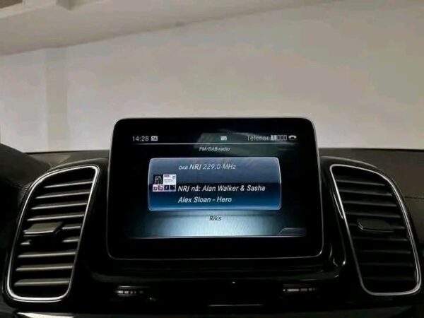 Mercedes-Benz GLE - Image 20