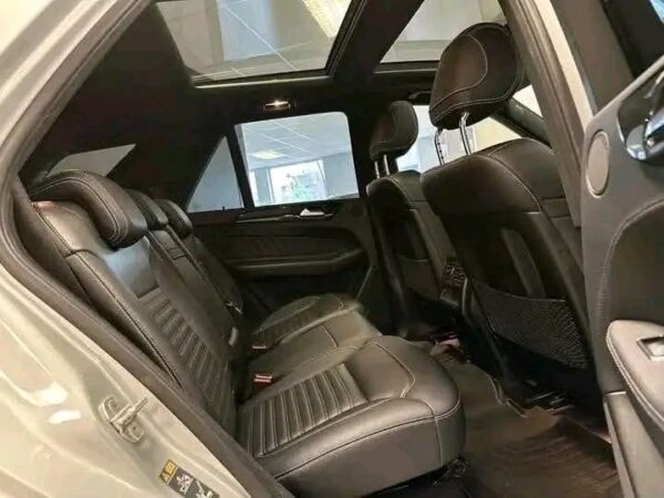 Mercedes-Benz GLE - Image 28