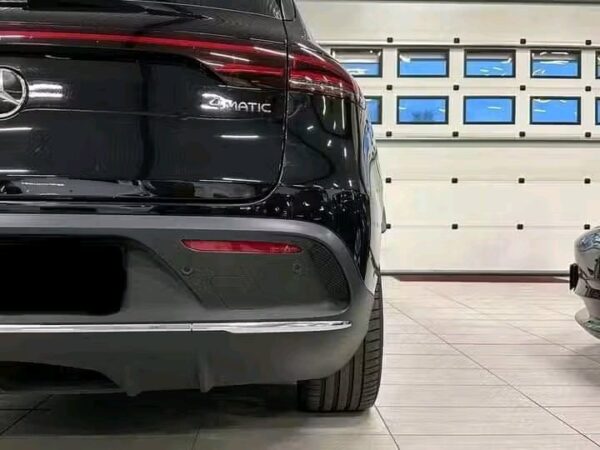Mercedes-Benz EQC - Image 46