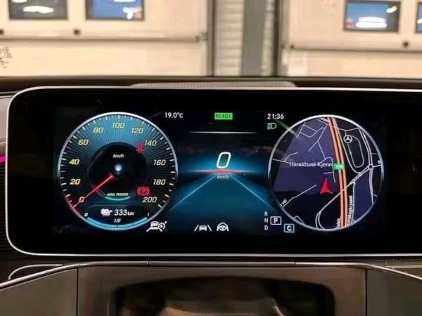 Mercedes-Benz EQC - Image 31
