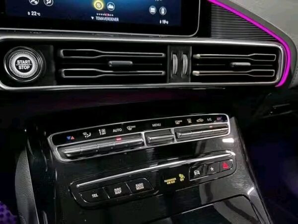 Mercedes-Benz EQC - Image 15