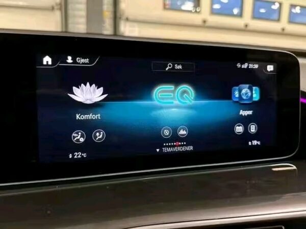 Mercedes-Benz EQC - Image 33