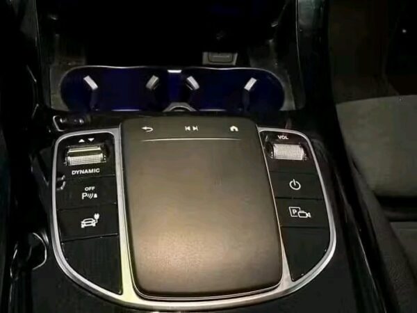 Mercedes-Benz EQC - Image 24