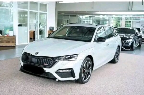 Skoda Octavia Combi 1.4 RS - Image 2