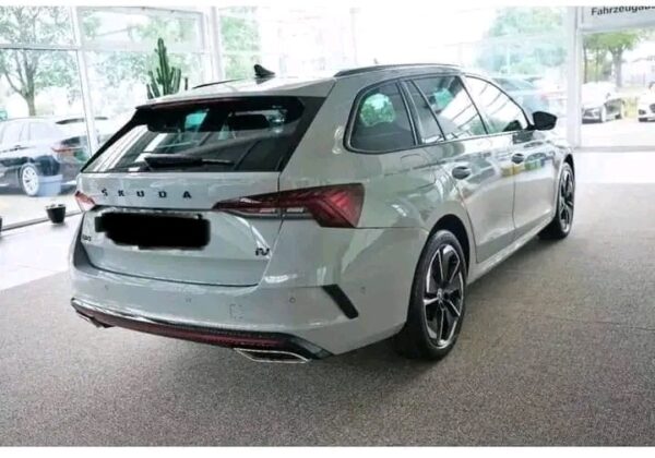 Skoda Octavia Combi 1.4 RS - Image 17