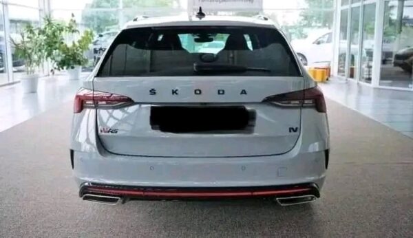 Skoda Octavia Combi 1.4 RS - Image 16