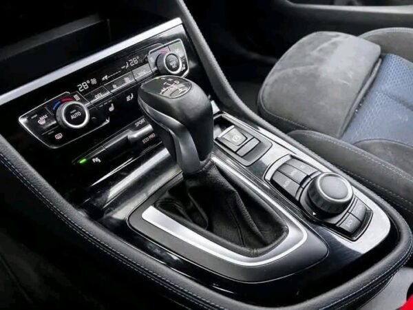BMW 2 Series – Image 12