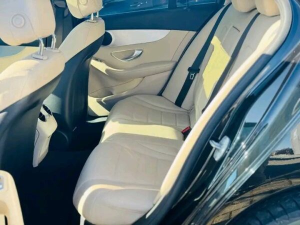 Mercedes-Benz C 200 4MATIC Limousine - Image 11
